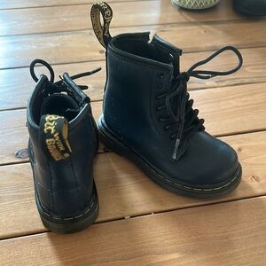 Dr. Martens Navy Combat Boots Classic Style little kids size 7